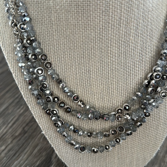 WHBM Beaded Necklace - Picture 3 of 6